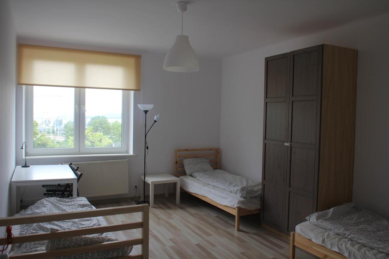 Trzyosobowy Pokoj W Mieszkaniu Czteropokojowym W Centrum Gdyni. Apartment กดิเนีย ภายนอก รูปภาพ